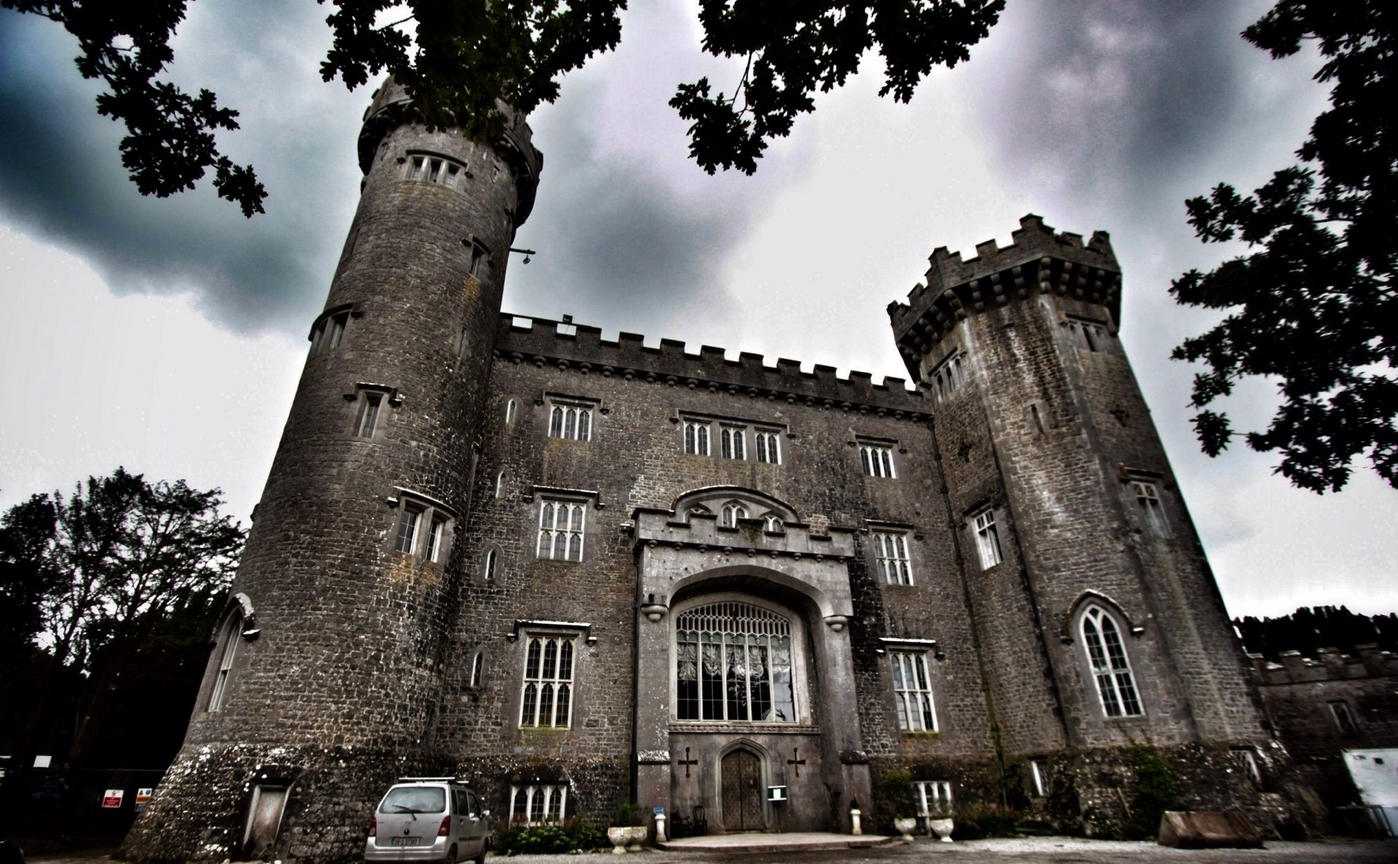 Dans Un Chateau Hante En Irlande Maison Hantee